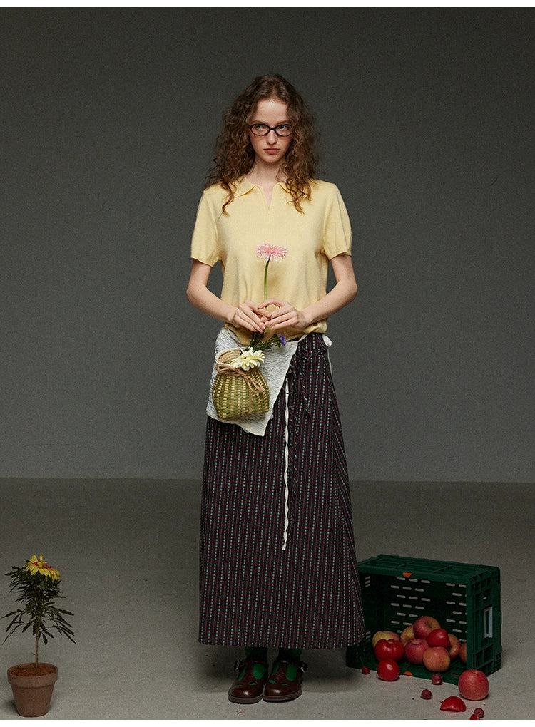 縦縞縞ネクタイ花柄スカート