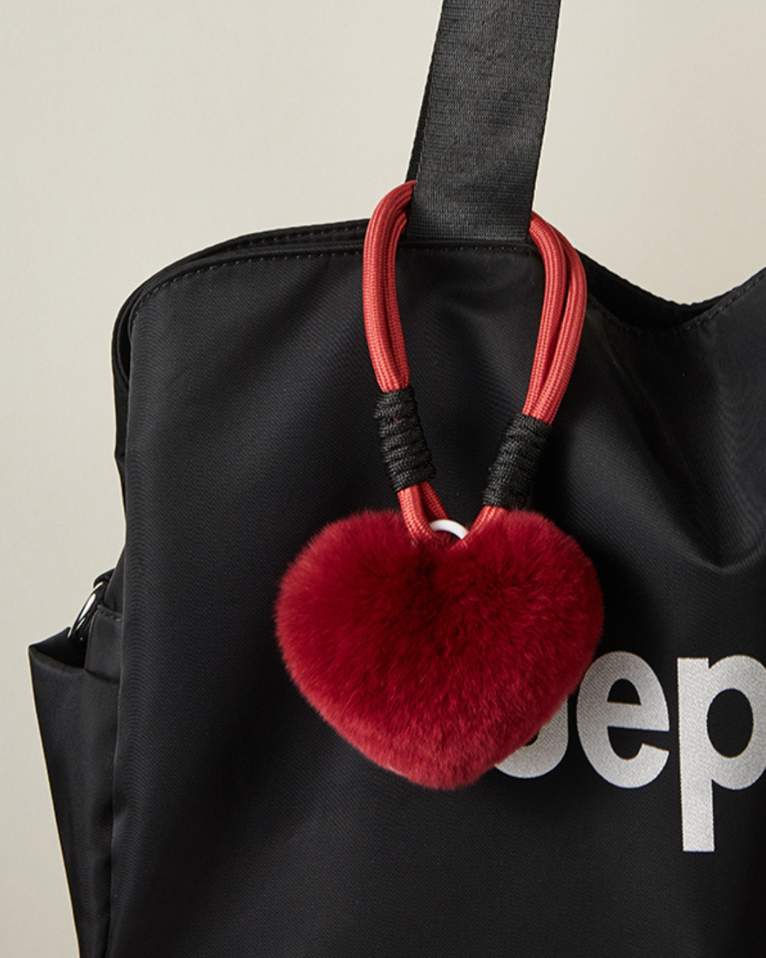 可愛いハートのペンダントバッグアクセサリー