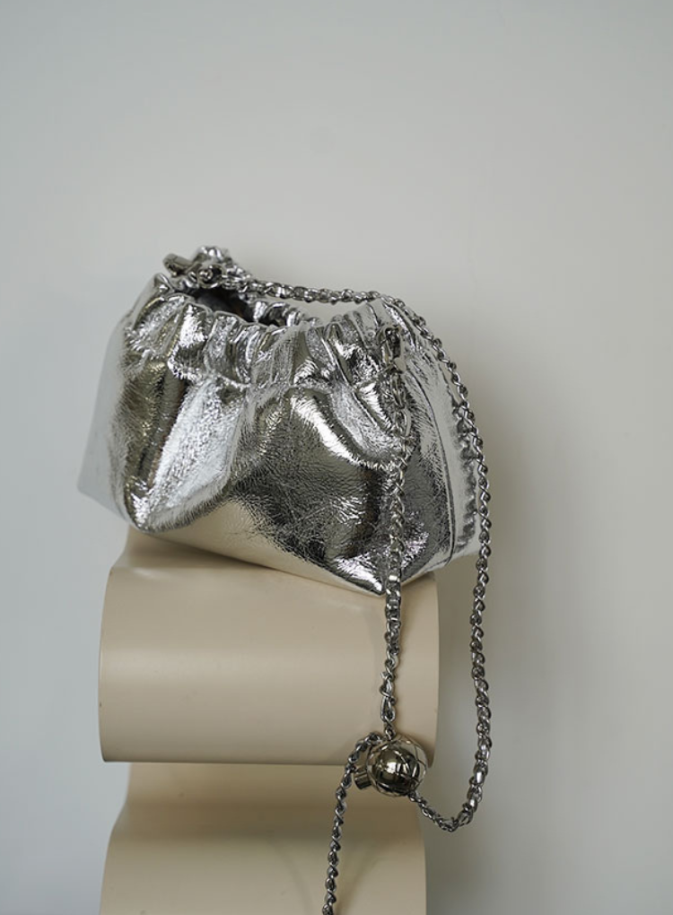 オイルワックスレザー ギャザーショルダーバッグ