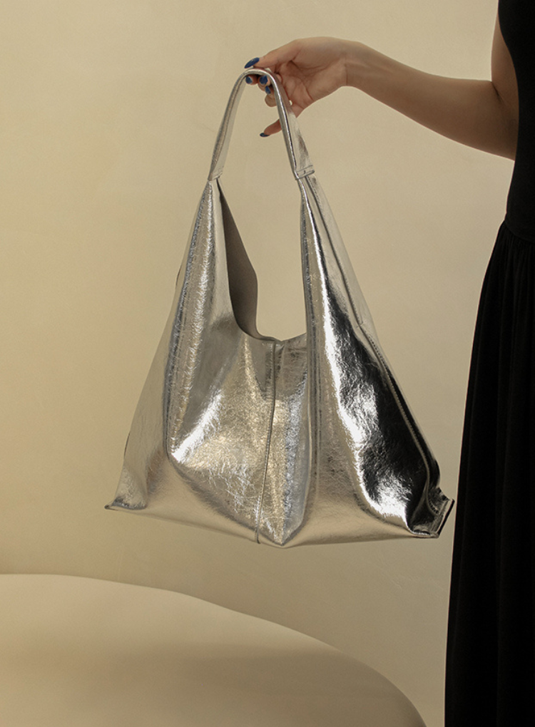 【本革・撥水】レザートライアングルトートバッグ