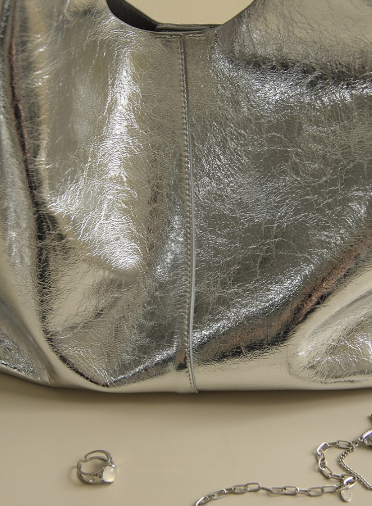 【本革・撥水】レザートライアングルトートバッグ