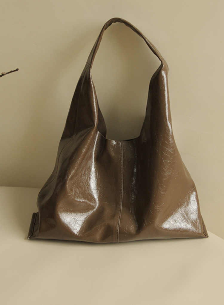 【本革・撥水】レザートライアングルトートバッグ