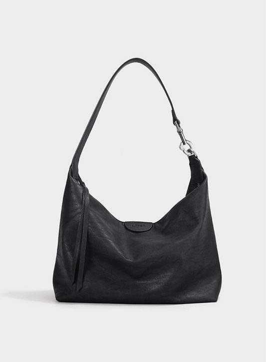 モダン×クラシックが融合した、都会派ホーボーバッグ