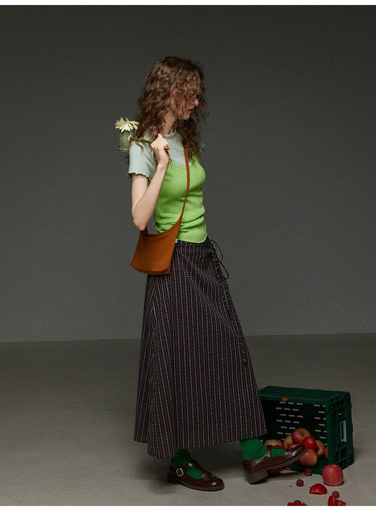 縦縞縞ネクタイ花柄スカート