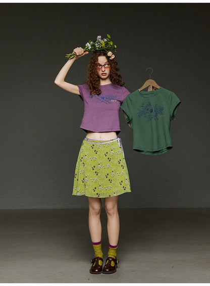 ボタニカルフラワープリントスリム半袖Tシャツ