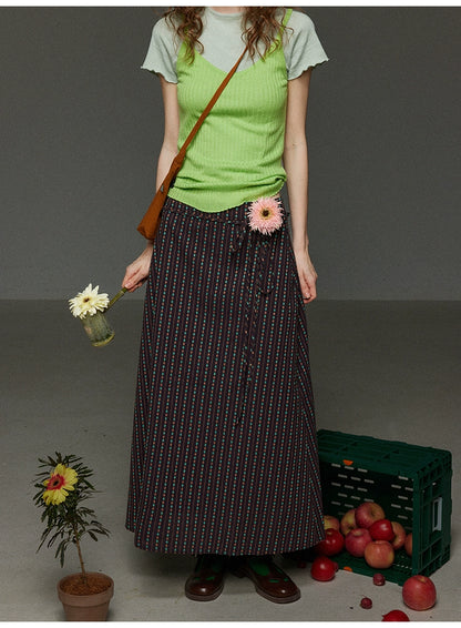 縦縞縞ネクタイ花柄スカート