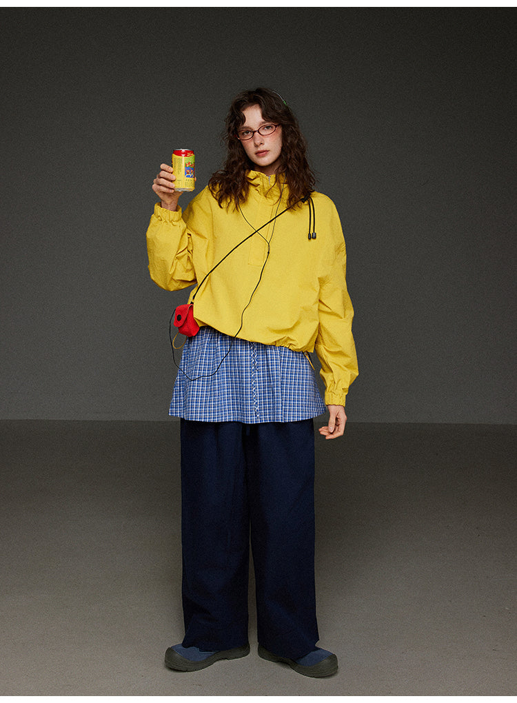 軽やかなハーフジップ連帽ジャケットレディース